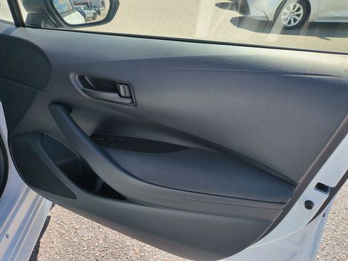 Used 2026 Toyota Corolla LE FWD image 31