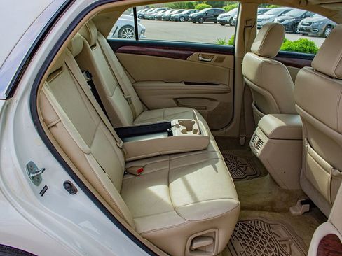 Used 2011 Toyota Avalon Limited FWD image 17