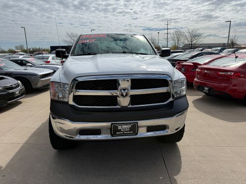 Used 2017 RAM 1500 ST w/ SXT Appearance Group AWD/4WD image 3