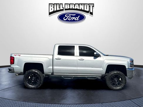 Used 2018 Chevrolet Silverado 1500 LT w/ All Star Edition AWD/4WD image 2