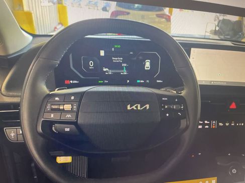 Used 2025 Kia EV6 Light w/ Light LR Technology Package RWD image 9