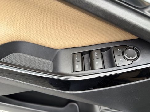 New 2026 Chevrolet Equinox ACTIV AWD/4WD image 11