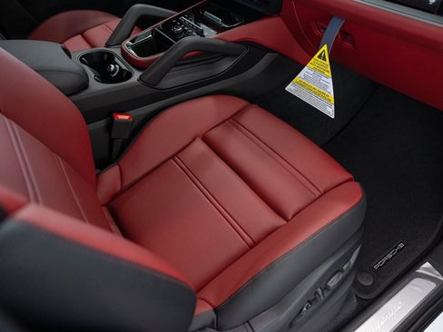 New 2024 Porsche Cayenne Coupe image 41