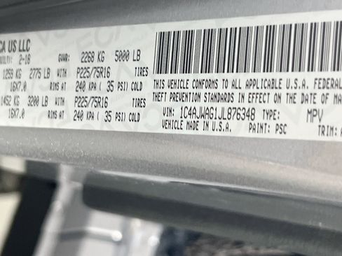 Used 2018 Jeep Wrangler Sport w/ Connectivity Group AWD/4WD image 27