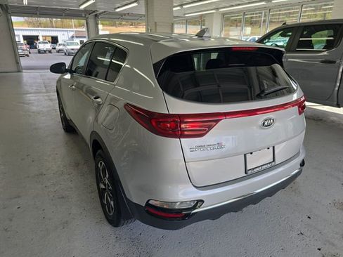Used 2021 Kia Sportage LX image 3