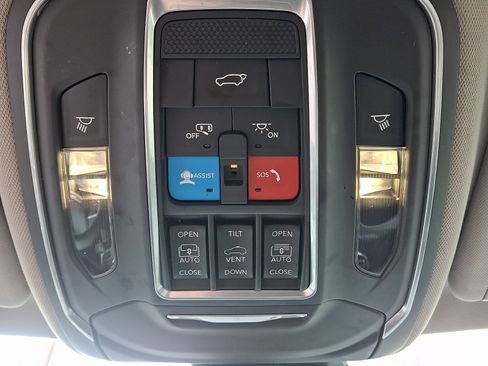 Used 2022 Jeep Wagoneer Series II w/ Premium Group I AWD/4WD image 26