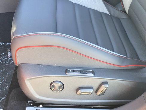 New 2025 Volkswagen GTI SE image 16