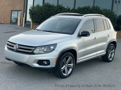 Used 2017 Volkswagen Tiguan Sport FWD image 3