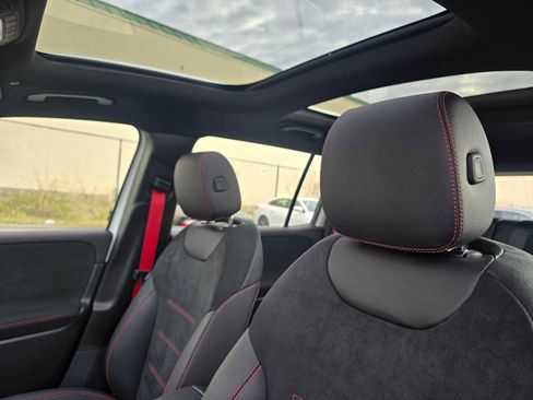 Used 2025 Mercedes-Benz GLB 35 AMG AMG GLB 35 image 24