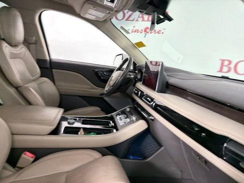 Used 2021 Lincoln Aviator Reserve w/ Equipment Group 210A AWD/4WD image 16