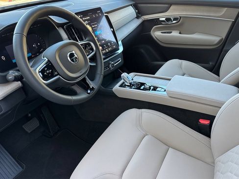 Used 2026 Volvo XC90 B6 Plus w/ Protection Package Premier AWD/4WD image 13