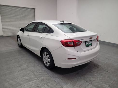 Used 2018 Chevrolet Cruze LS FWD image 5