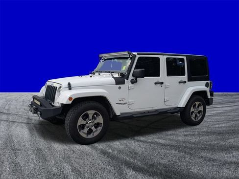 Used 2018 Jeep Wrangler Unlimited Sahara w/ Connectivity Group AWD/4WD image 8