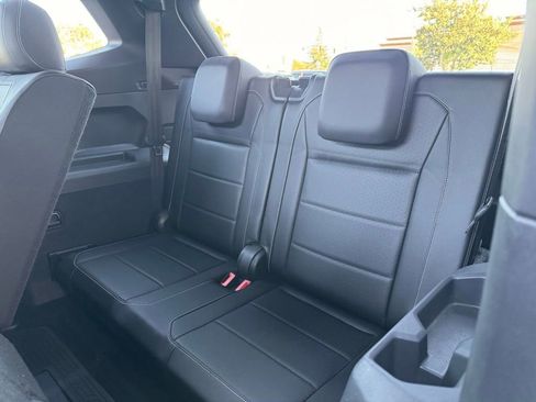 Used 2021 Volkswagen Tiguan SE R-Line FWD image 19