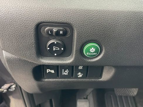 Used 2017 Honda Pilot Touring image 22