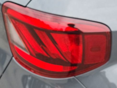 Used 2024 Hyundai Venue SEL image 34