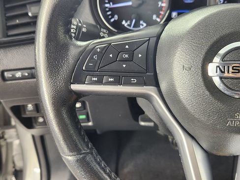 Used 2019 Nissan Rogue SL AWD/4WD image 25