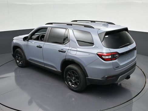 Used 2023 Honda Pilot TrailSport image 19