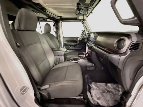 Used 2020 Jeep Gladiator Sport w/ Quick Order Package 24S AWD/4WD image 29