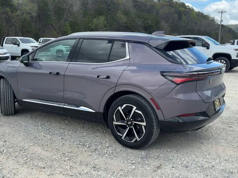 Used 2024 Chevrolet Equinox EV LT image 6