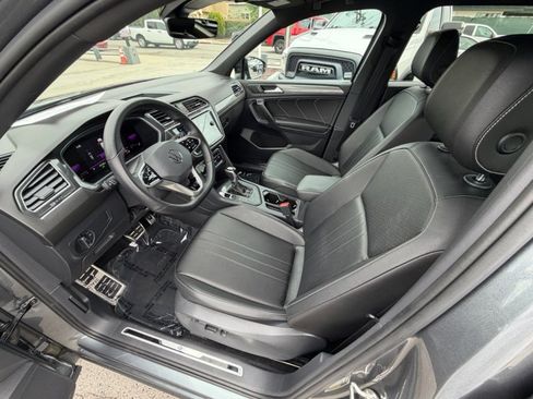 Used 2023 Volkswagen Tiguan SE R-Line FWD image 11