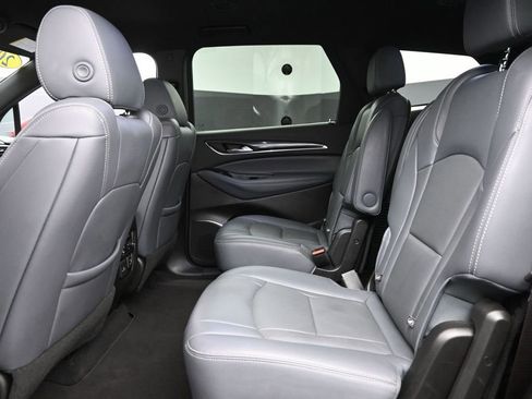Used 2024 Buick Enclave Premium image 12