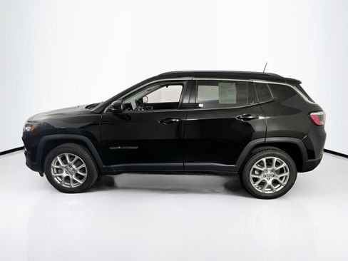 Used 2022 Jeep Compass Latitude AWD/4WD image 8