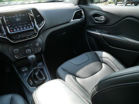 Used 2019 Jeep Cherokee Limited AWD/4WD image 11