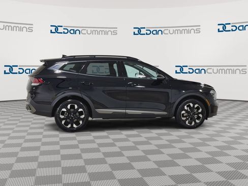 Used 2023 Kia Sportage X-Line AWD/4WD image 2