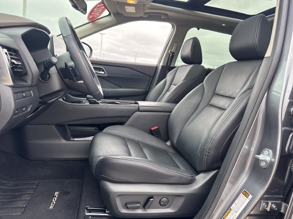 Used 2021 Nissan Rogue SL w/ Premium Package FWD image 16