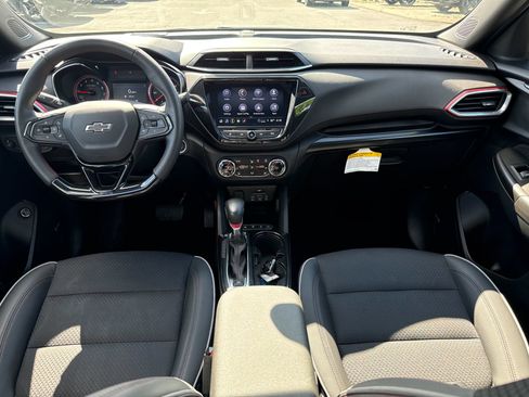 Used 2023 Chevrolet TrailBlazer RS w/ Sun and Liftgate Package AWD/4WD image 32