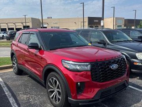 Certified 2025 Ford Explorer ST-Line RWD image 2