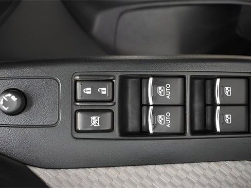 Used 2017 Subaru Forester 2.5i Premium w/ All-Weather Package image 23