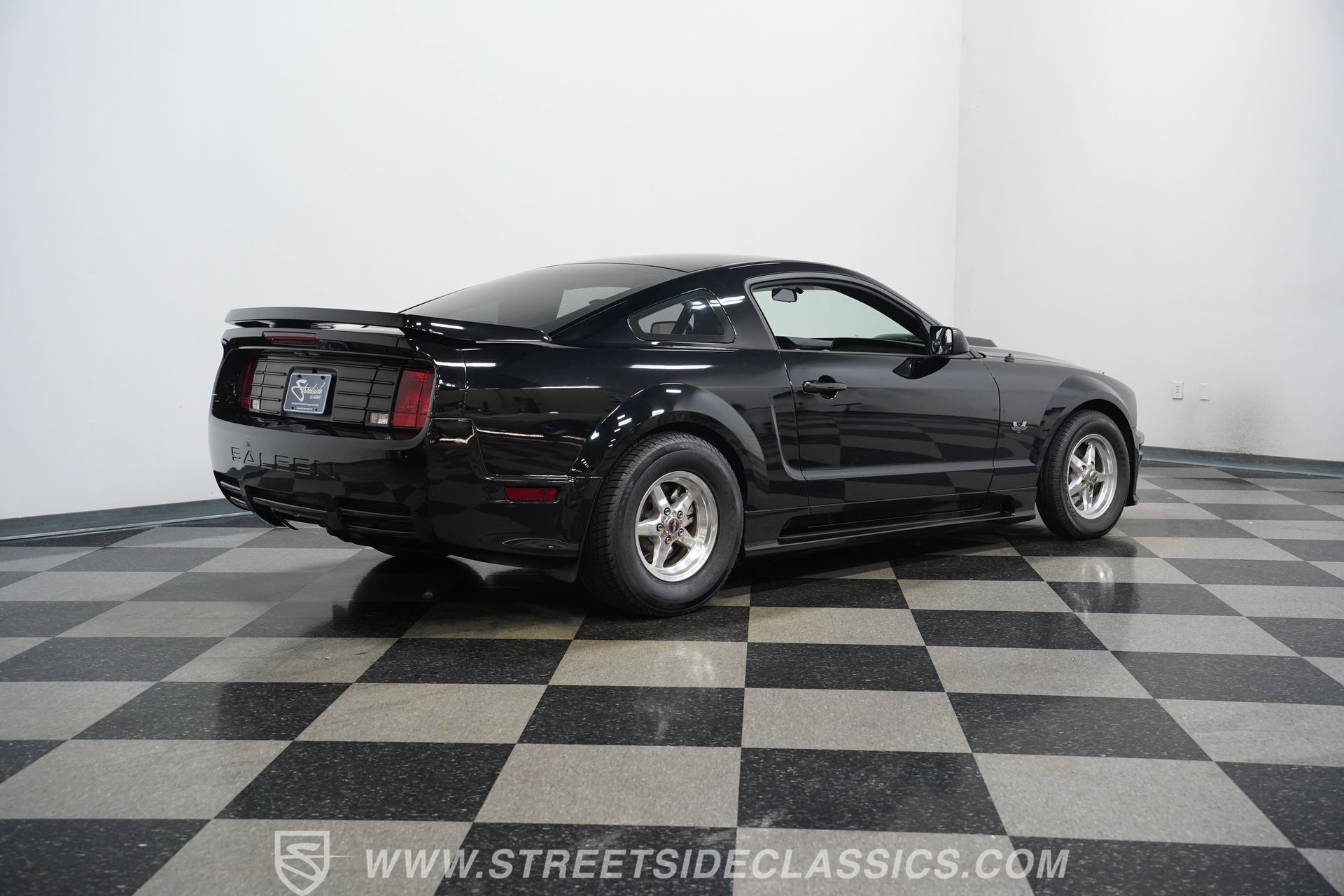 Used 2006 Ford Mustang GT RWD image 12