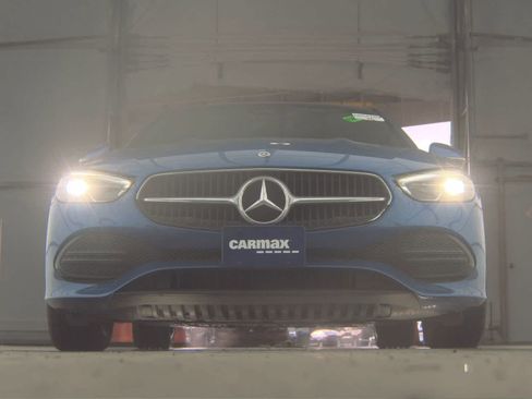 Used 2022 Mercedes-Benz C 300 Sedan image 3