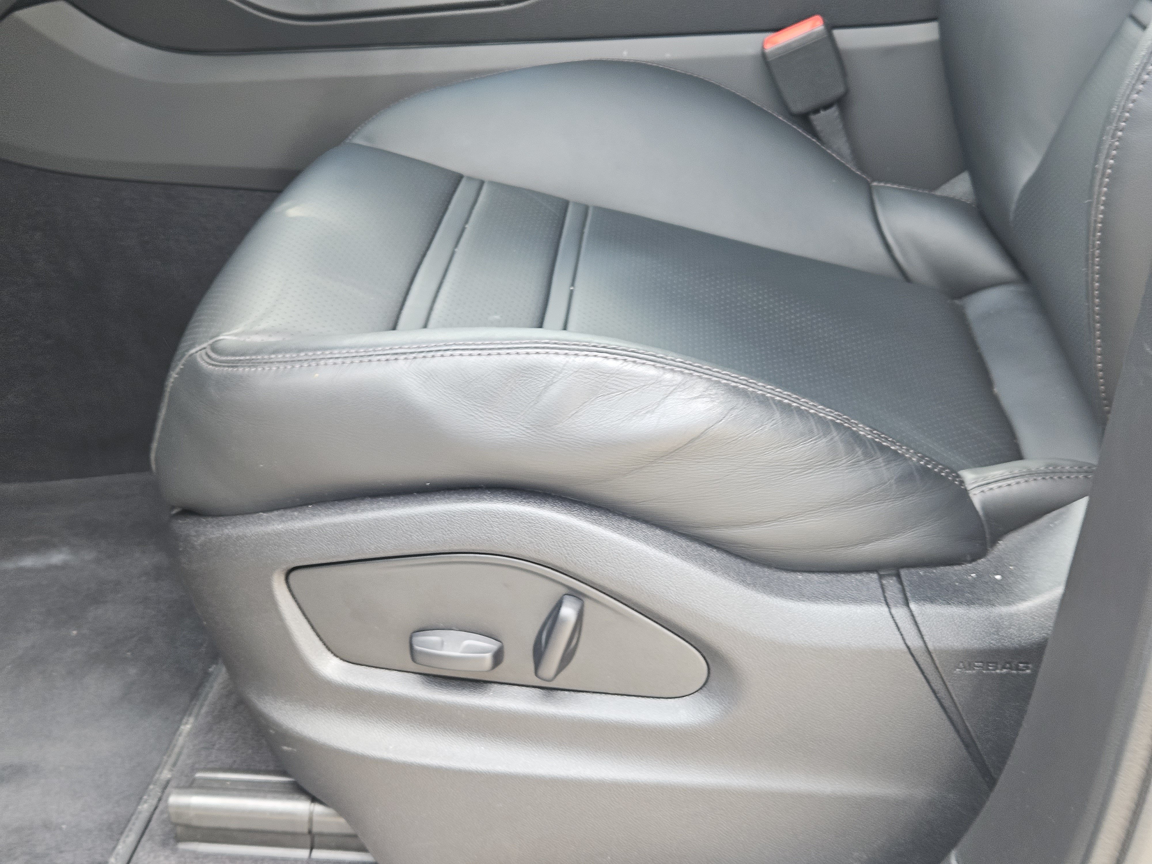Certified 2026 Porsche Cayenne Coupe AWD/4WD image 23