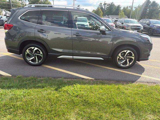 Used 2024 Subaru Forester Touring AWD/4WD image 4