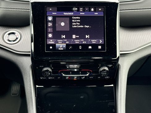 New 2025 Jeep Grand Cherokee L Laredo image 30