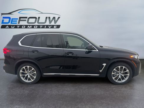 New 2026 BMW X5 xDrive50e w/ Climate Comfort Package image 12