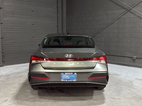 Used 2024 Hyundai Elantra SEL FWD image 5