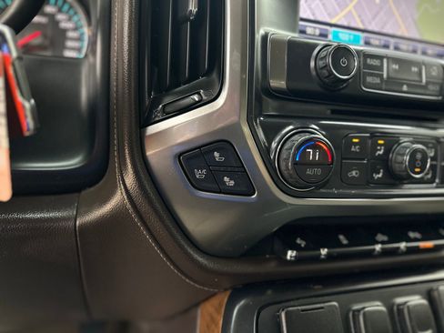 Used 2015 Chevrolet Silverado 2500 LTZ w/ LTZ Plus Package image 28