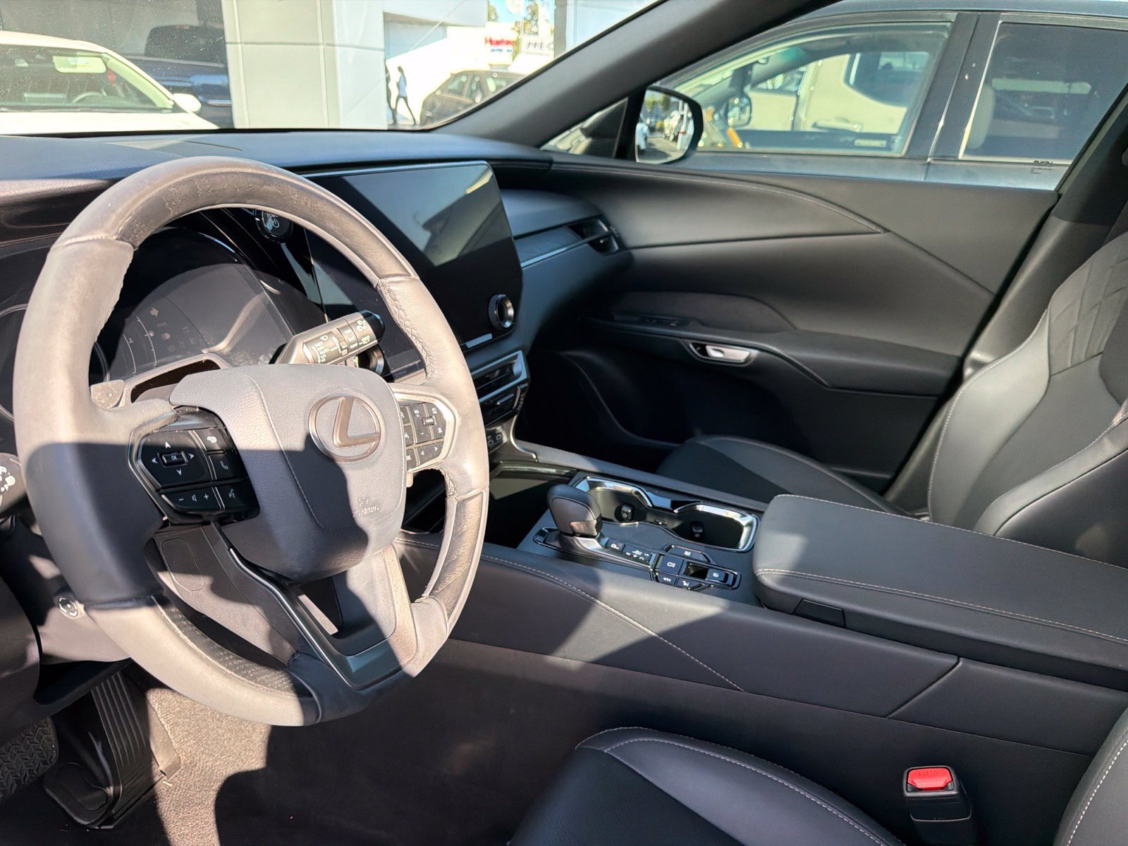 Used 2023 Lexus RX 350h w/ Cold Area Package AWD/4WD image 5