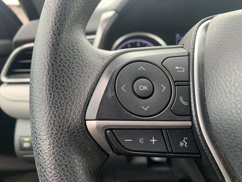 Used 2022 Toyota Camry LE image 19