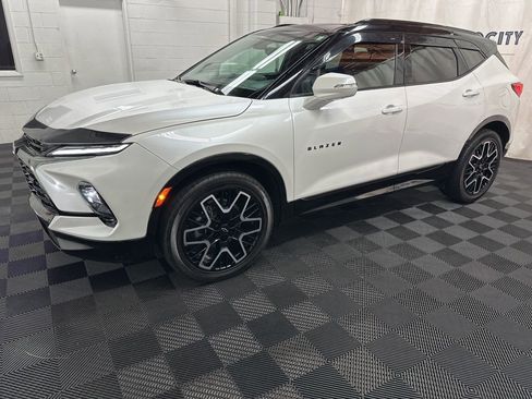 Used 2024 Chevrolet Blazer RS w/ Driver Confidence II Package AWD/4WD image 5