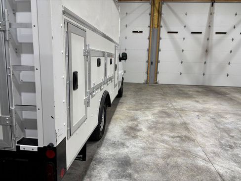 Used 2019 Chevrolet Express 3500 w/ Power Convenience Package RWD image 10