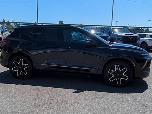 Used 2023 Chevrolet Blazer RS w/ Driver Confidence II Package FWD image 9