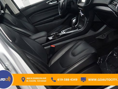 Used 2017 Ford Edge Titanium image 8