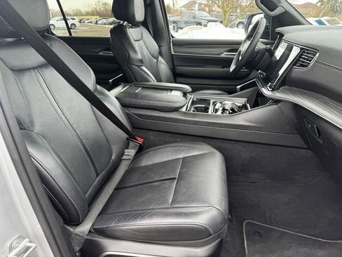 Used 2024 Jeep Wagoneer Series III image 14