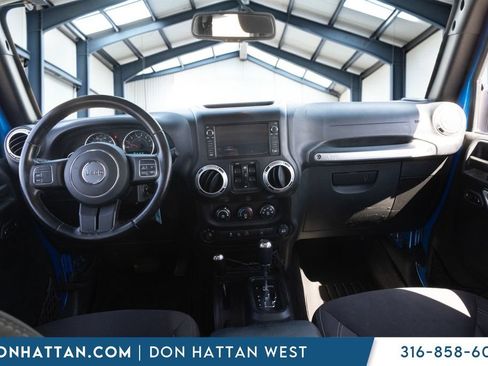 Used 2015 Jeep Wrangler Unlimited Rubicon AWD/4WD image 5