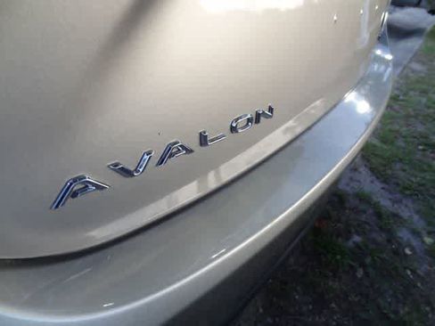 Used 2014 Toyota Avalon Limited FWD image 9